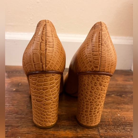 Tory Burch High Heels Pump, size 7 - Picture 5 of 9